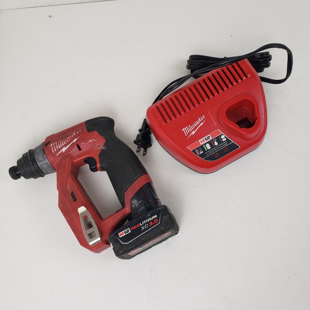 Milwaukee M12 FUEL 1/4" Hex 2-Speed Screwdriver 2402-20 XC 3.0 Battery + Charger